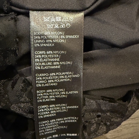 ANTHROPOLOGIE Saylor The Rebecca Black Velvet Floral Burnout Belted Romper 31861 - Picture 12 of 13